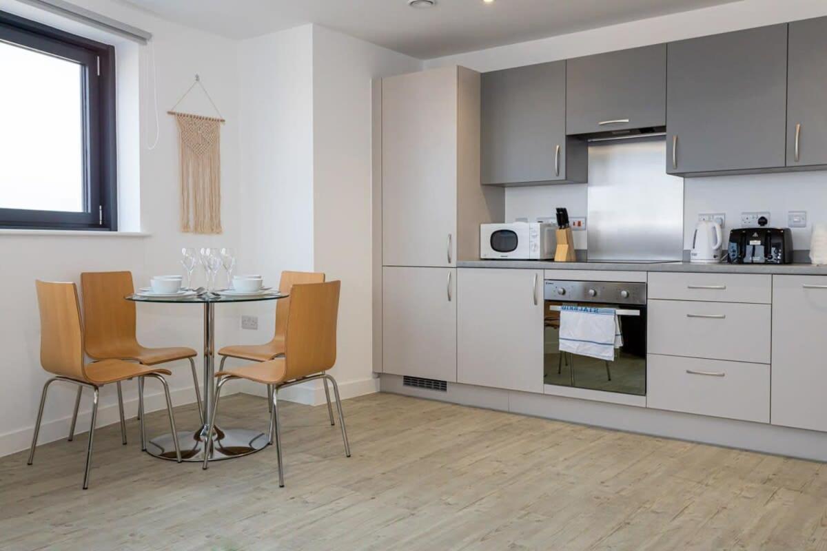 Stunning 2 Bed In Salford Amazing Views *